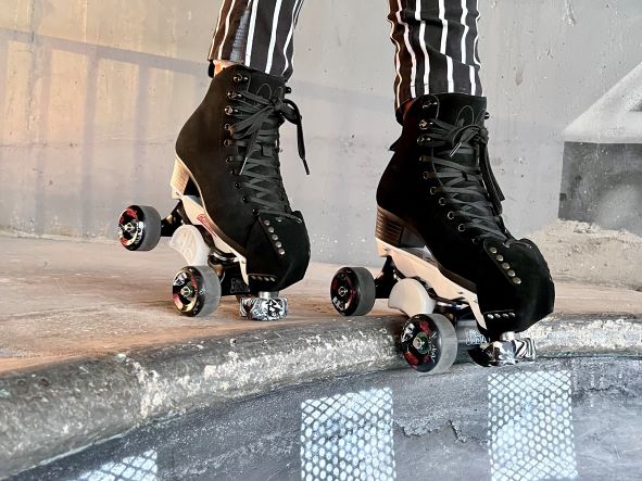 *10% OFF **SPRING SALE** PRO BOOT Chuffed Skates - BLACK